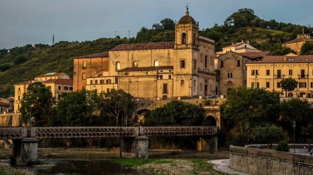 Cosenza e visita de uma vinicola 