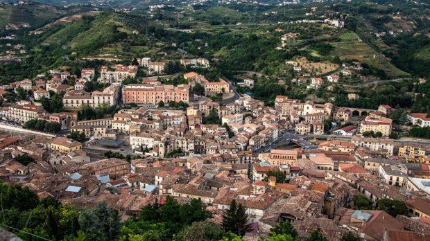 Cosenza e visita de uma vinicola 